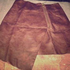 H&M Faux leather skirt 💎